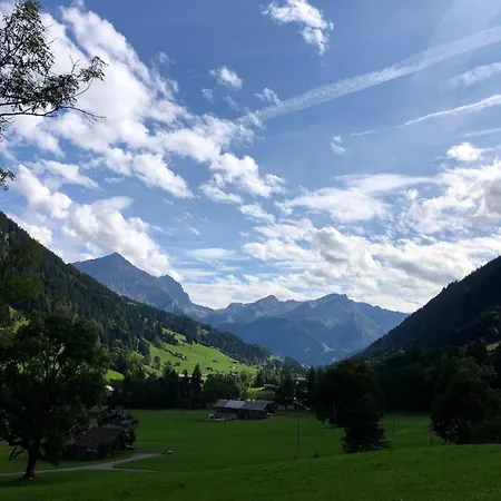 Des Rosiers In Gstaad * Kalberhoni