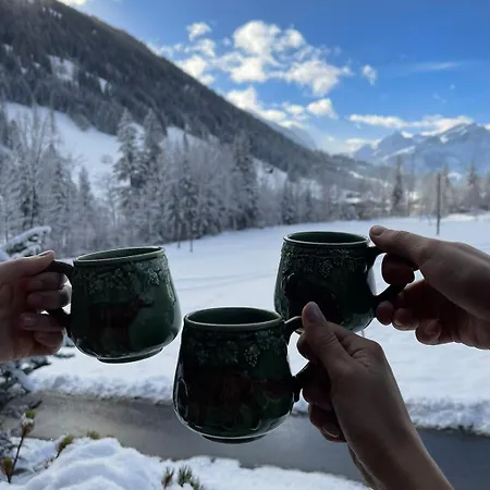 Des Rosiers In Gstaad * Kalberhoni